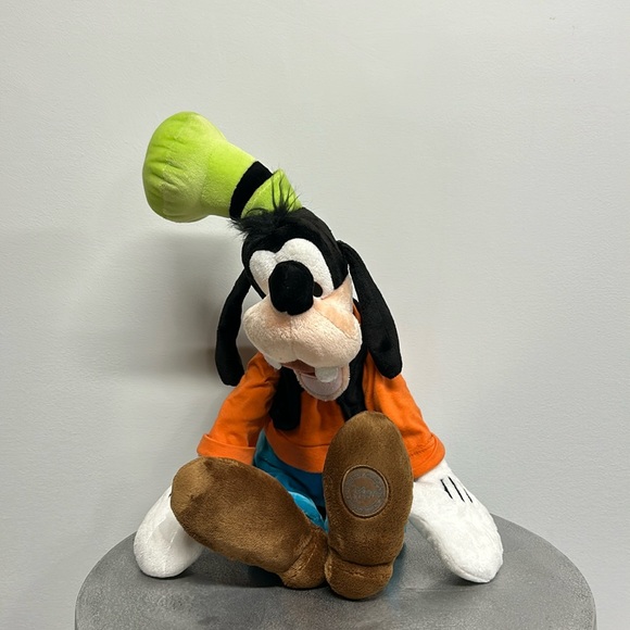 Disney Other - Disney Goofy Plush